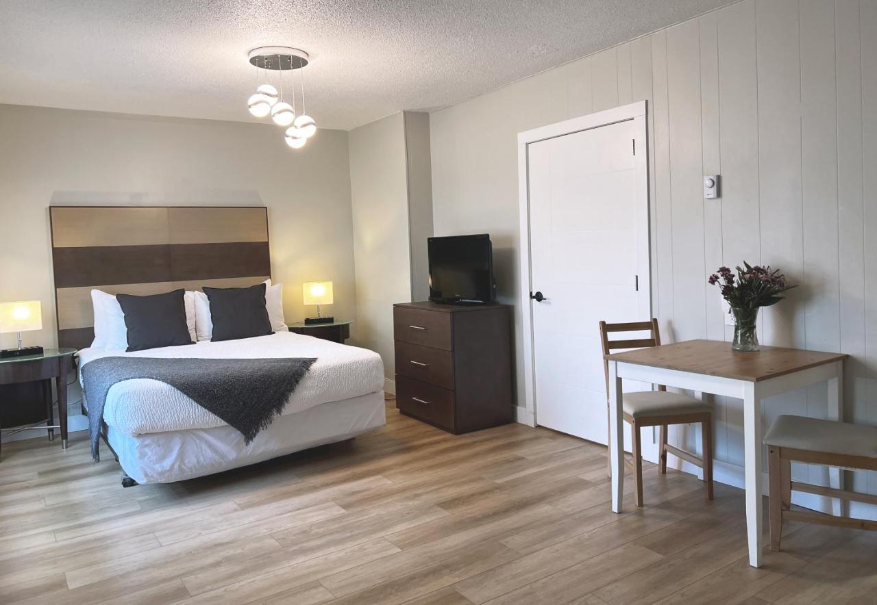 Oceanside Villas Sechelt Esterno foto